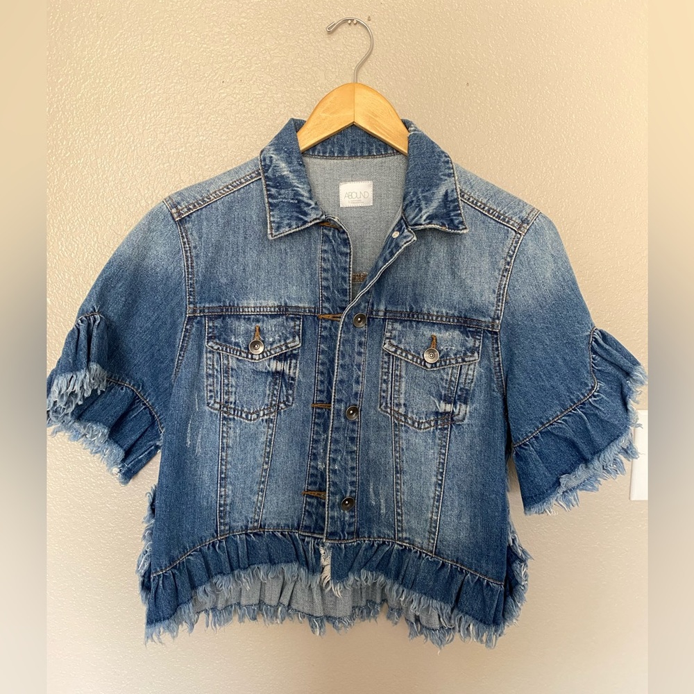 Cropped, Ruffle Jean Jacket Size Small